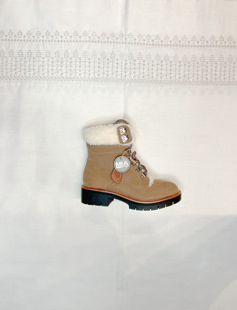 Regis boot-Boutique Items. - Happy Feet-Podos Boutique, a Women's Fashion Boutique Located in Calera, AL
